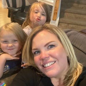 Meet your Posher, Candace